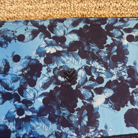 Peloton x WITH leggings - Reversible - Picture 9 of 11